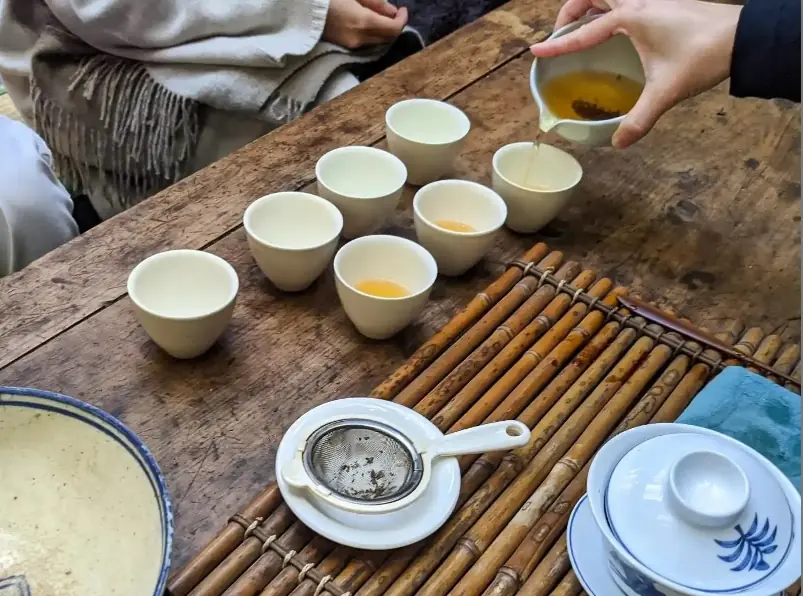 台灣茶館中品茗體驗